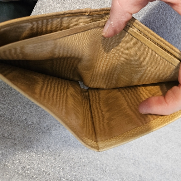 COPY - Chanel bifold wallet - Picture 14 of 16